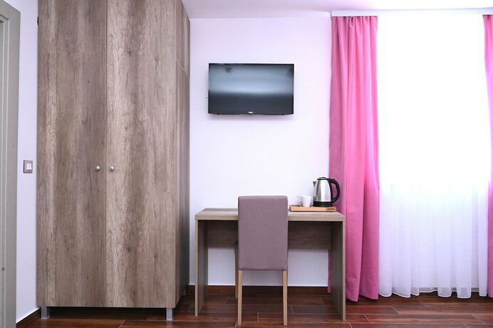 Imagen general del Hotel Dona, Zemun. Foto 5