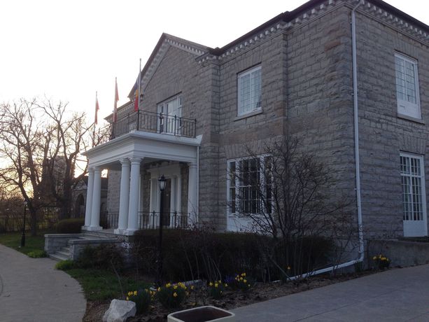 Imagen de los exteriores del Hotel Donald Gordon and Conference Centre. Foto 8