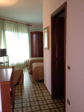 Imagen de la habitación del Hotel Donatella. Foto 9