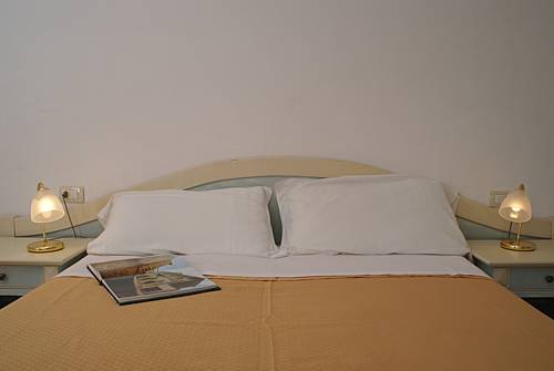 Imagen de la habitación del Hotel Donatella. Foto 16