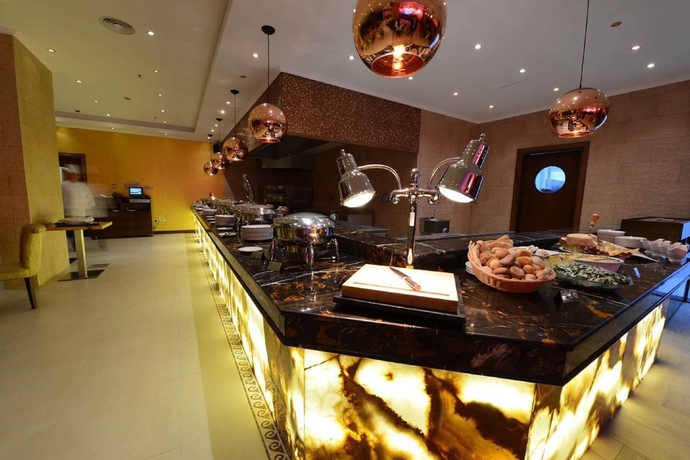 Imagen del bar/restaurante del Hotel Donatello, Al Barsha. Foto 3