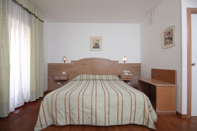 Imagen de la habitación del Hotel Donatello, Alberobello. Foto 8