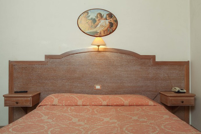 Imagen de la habitación del Hotel Donatello, Alberobello. Foto 13