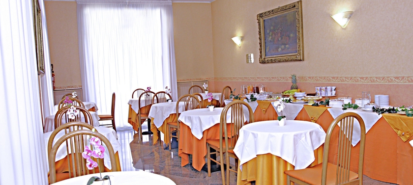 Imagen del bar/restaurante del Hotel Donatello, Bolonia. Foto 2