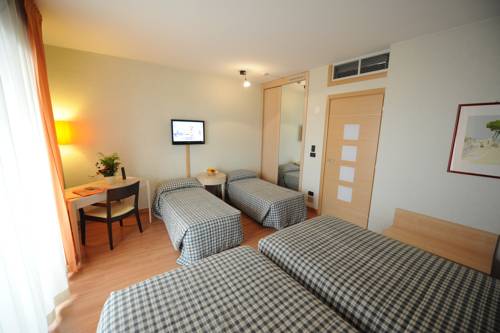 Imagen de la habitación del Hotel Donatello Imola. Foto 4