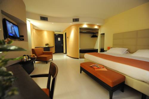 Imagen de la habitación del Hotel Donatello Imola. Foto 14