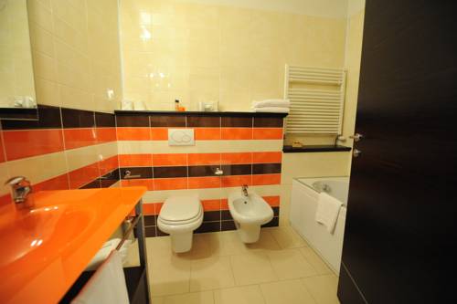 Imagen de la habitación del Hotel Donatello Imola. Foto 15