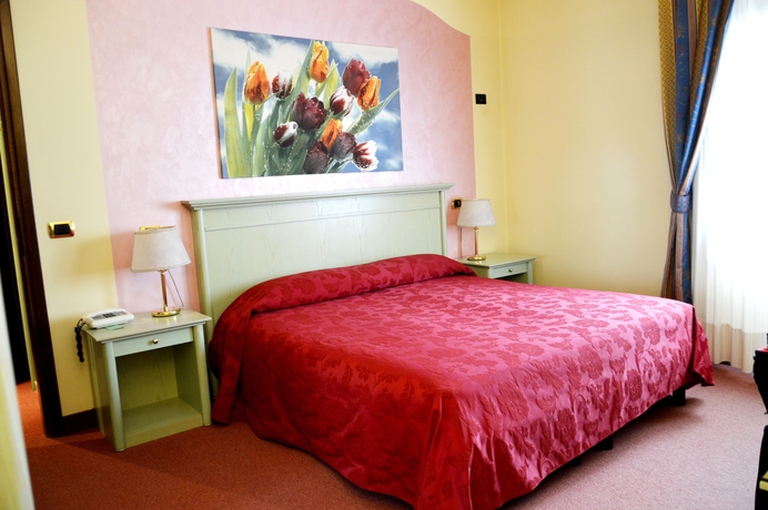 Imagen de la habitación del Hotel Donatello, Padua. Foto 6