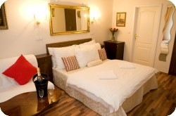 Imagen de la habitación del Hotel Donatello, Praga. Foto 5