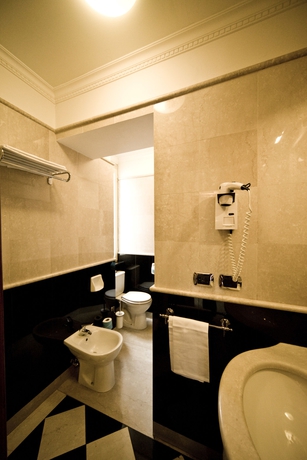 Imagen de la habitación del Hotel Donatello, Roma. Foto 5