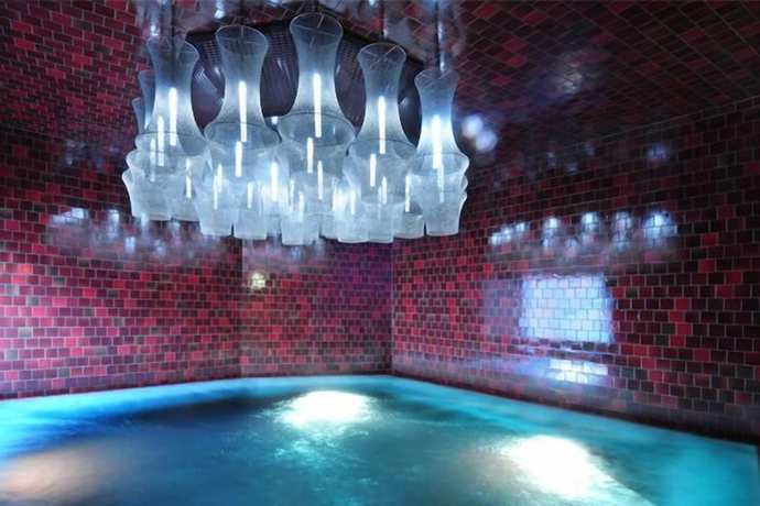 Imagen de la piscina del Hotel Donatz. Foto 16