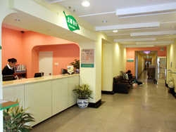 Imagen de los interiores del Hotel Dong Dan. Foto 4