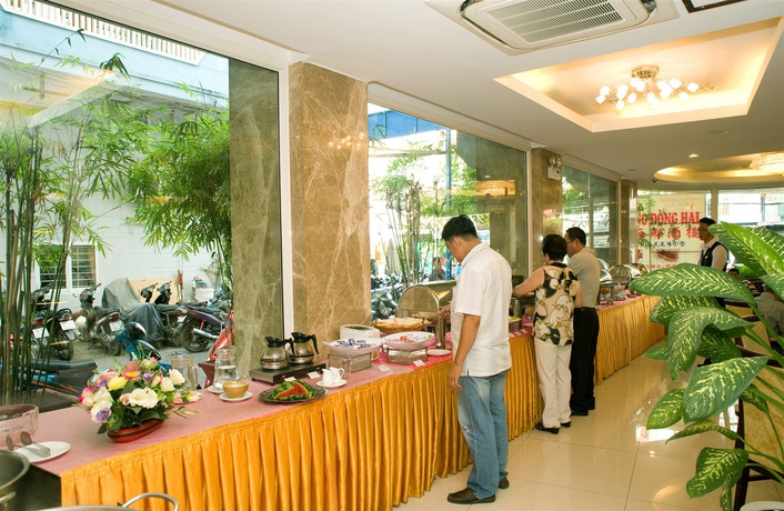 Imagen del bar/restaurante del Hotel Dong Kinh. Foto 4