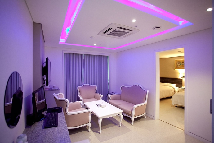 Imagen de los interiores del Hotel Dong Seoul. Foto 12