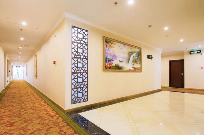 Imagen de los interiores del Hotel Dongming Shenzhen Pingzhou Branch. Foto 10