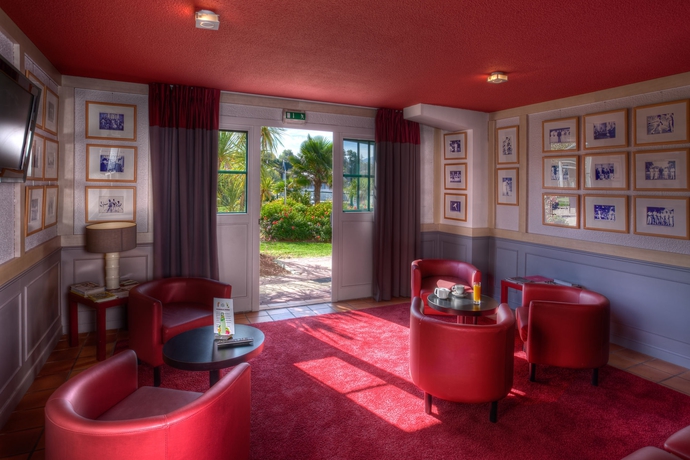 Imagen de los interiores del Hotel Donibane. Foto 13