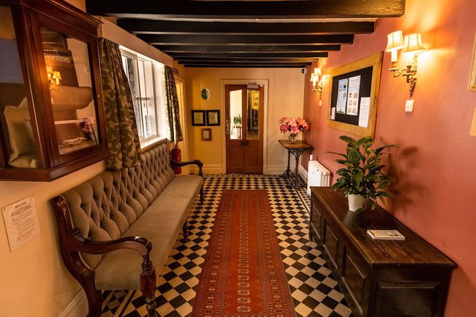 Imagen de los interiores del Hotel Donington Park Farmhouse. Foto 20