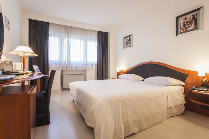 Imagen de la habitación del Hotel Donizetti. Foto 2