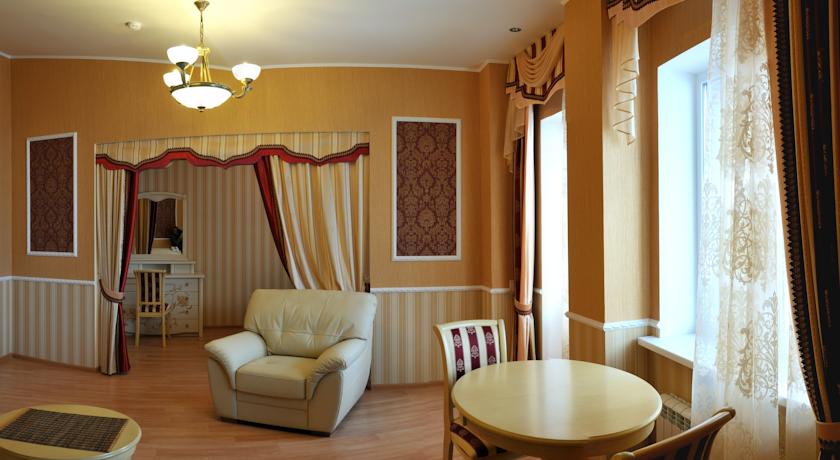 Imagen de la habitación del Hotel Donjon Hotel. Foto 10