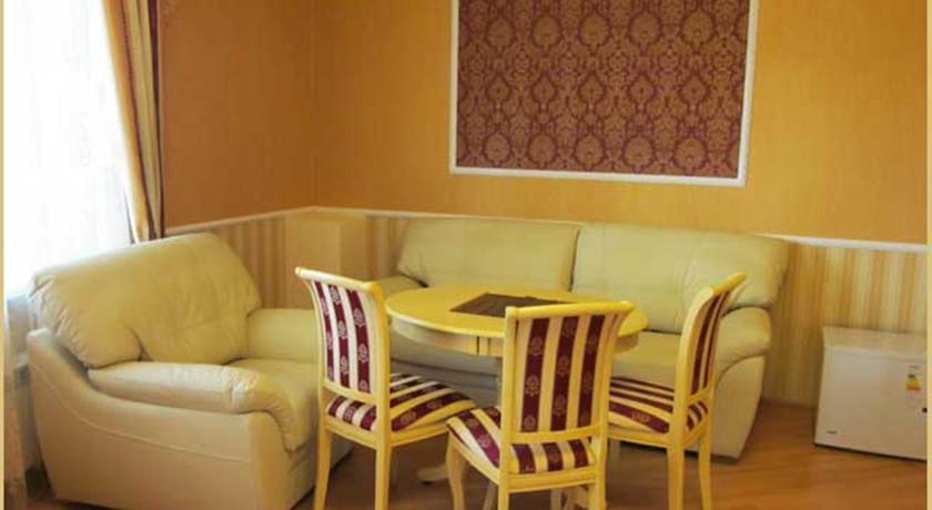 Imagen de la habitación del Hotel Donjon Hotel. Foto 12