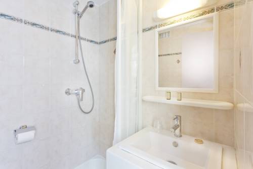 Imagen de la habitación del Hotel Donjon Vincennes. Foto 6