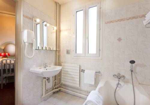 Imagen de la habitación del Hotel Donjon Vincennes. Foto 7