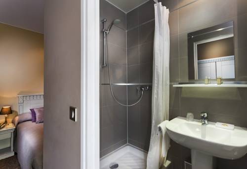 Imagen de la habitación del Hotel Donjon Vincennes. Foto 15