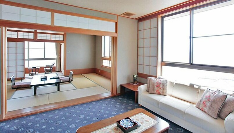 Imagen de la habitación del Hotel Donkairo. Foto 23