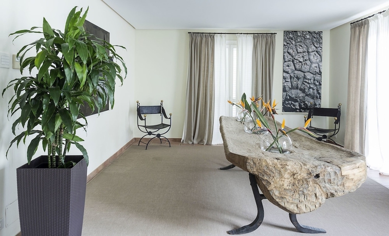 Imagen de los interiores del Hotel Donna Carmela Resort & Lodges. Foto 18