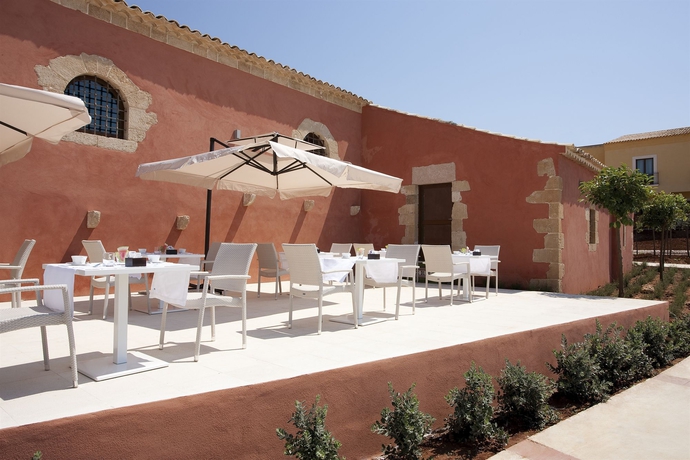 Imagen de los exteriores del Hotel Donnafugata Golf Resort & Spa. Foto 8