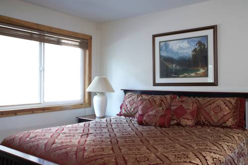 Imagen de la habitación del Hotel Donner Lake Village. Foto 5