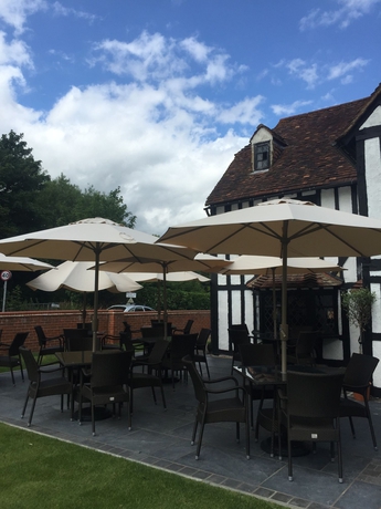 Imagen del bar/restaurante del Hotel Donnington Manor. Foto 5