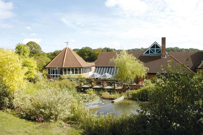 Imagen de los exteriores del Hotel Donnington, Spa and Golf. Foto 7