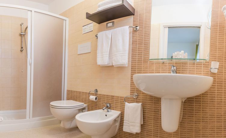 Imagen de la habitación del Hotel Donnosanto. Foto 13