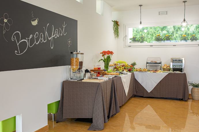 Imagen del bar/restaurante del Hotel Donnosanto. Foto 5