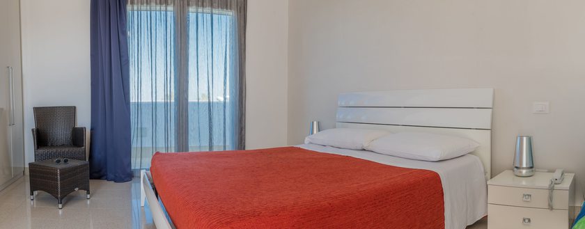 Imagen de la habitación del Hotel Donnosanto. Foto 14