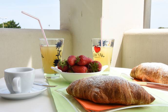 Imagen de la habitación del Hotel Donnosanto. Foto 15