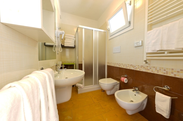 Imagen de la habitación del Hotel Donnosanto Residence. Foto 14