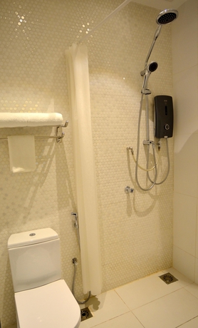 Imagen de la habitación del Hotel Don's Den. Foto 3