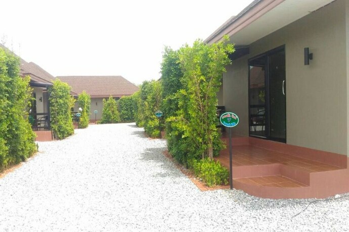 Imagen de los exteriores del Hotel Donsak Ville. Foto 24