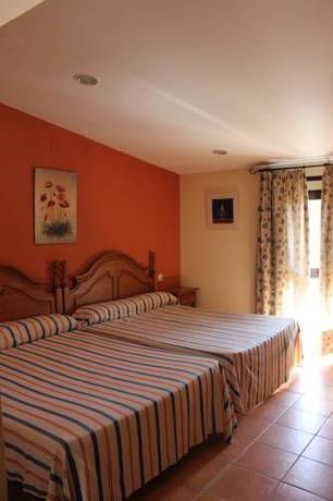 Imagen de la habitación del Hotel Doña Aldonza. Foto 4