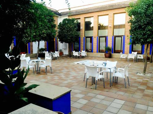 Imagen de los exteriores del Hotel Doña Aldonza. Foto 7