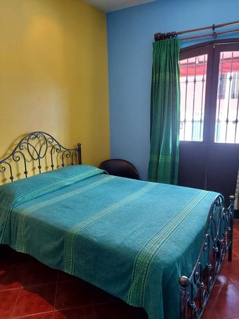Imagen de la habitación del Hotel Do&ntilde;a Alicia. Foto 2
