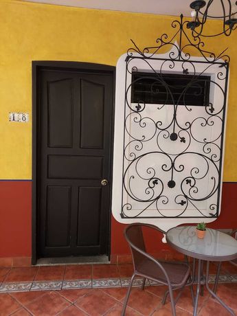 Imagen de la habitación del Hotel Do&ntilde;a Alicia. Foto 8
