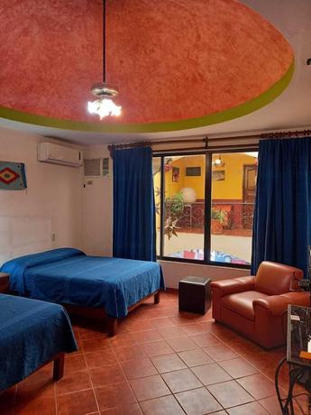 Imagen de la habitación del Hotel Do&ntilde;a Alicia. Foto 10