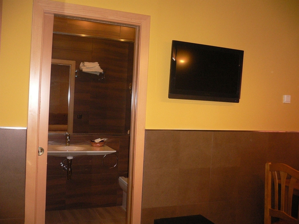 Imagen de la habitación del Hotel Do&ntilde;a Blanca, Sierra de Albarrac&iacute;n. Foto 1