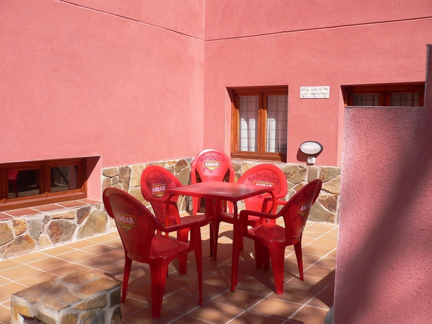 Imagen de los exteriores del Hotel Do&ntilde;a Blanca, Sierra de Albarrac&iacute;n. Foto 7
