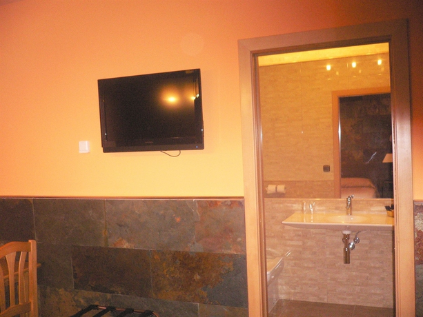 Imagen de la habitación del Hotel Do&ntilde;a Blanca, Sierra de Albarrac&iacute;n. Foto 5