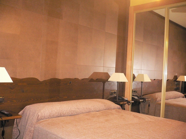 Imagen de la habitación del Hotel Do&ntilde;a Blanca, Sierra de Albarrac&iacute;n. Foto 6