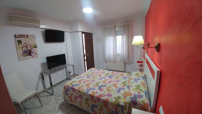Imagen de la habitación del Hotel Do&ntilde;a Carmen, Ronda. Foto 5